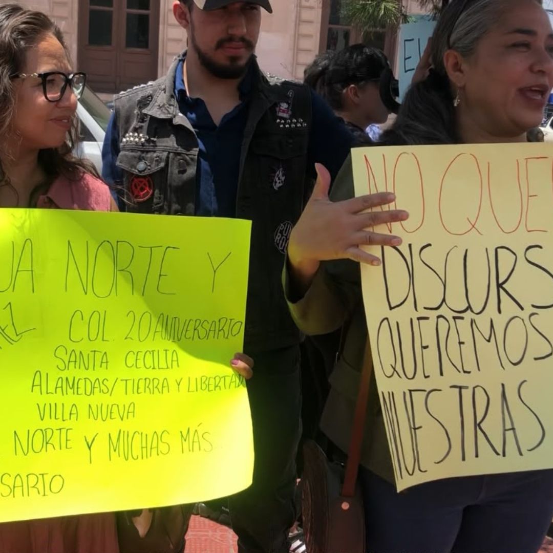 Vecinos se manifiestan por falta de agua en sus casas
